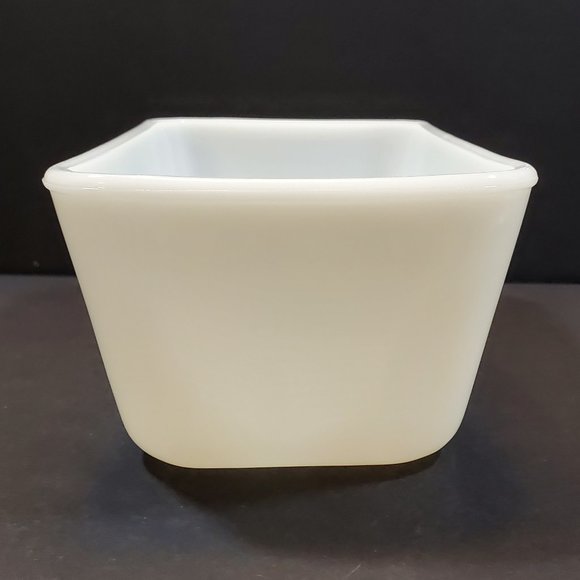 Westinghouse White Lidded Refrigerator Dish Food Storage Dish with Domed Lid - Picture 3 of 11